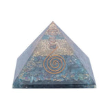 Orgonite Pyramide rubis en Kyanite